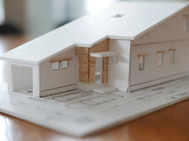 外壁米杉 板 べベルサイディング の塗料がキシラデコールではなく ウッドロングエコに決まった施主とのやりとり 栃木県宇都宮市の注文住宅 リフォーム リノベーション ヨシダクラフト